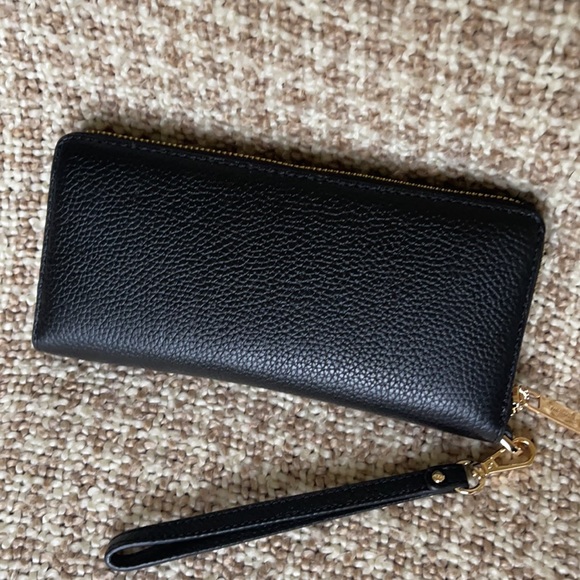 Michael Kors Jet Set Travel Large Travel CONTINENTAL Wallet-Wristlet - Picture 13 of 16